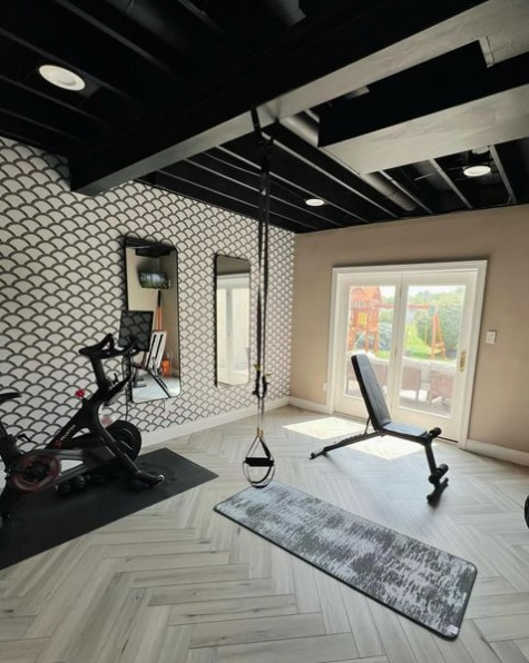 5 Stunning Ideas for the Perfect Home Gym Accent Wall